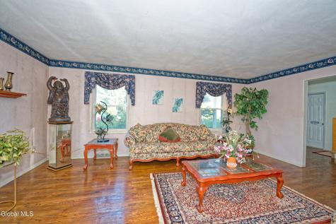 12 Lynnwood Drive Loudonville NY 12211