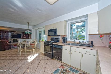 12 Lynnwood Drive Loudonville NY 12211