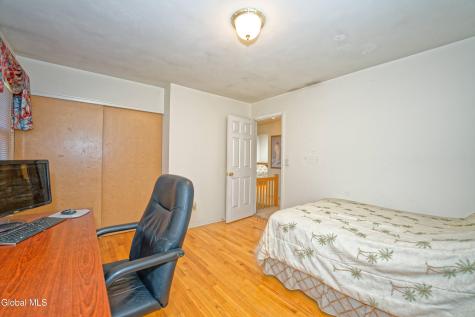 12 Lynnwood Drive Loudonville NY 12211