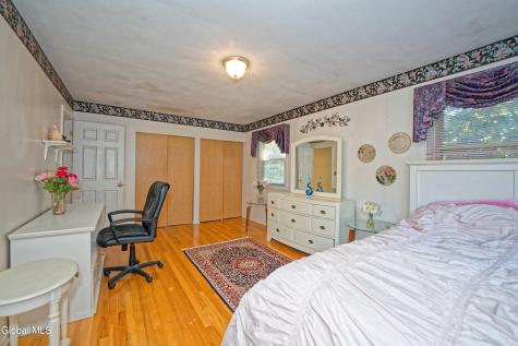 12 Lynnwood Drive Loudonville NY 12211