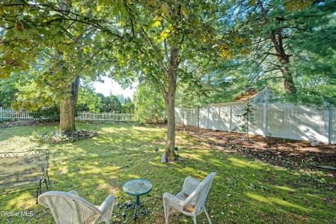 12 Lynnwood Drive Loudonville NY 12211