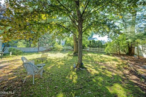 12 Lynnwood Drive Loudonville NY 12211