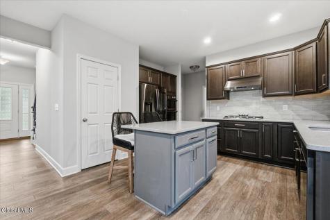7 Cragmoor Lane Colonie NY 12205