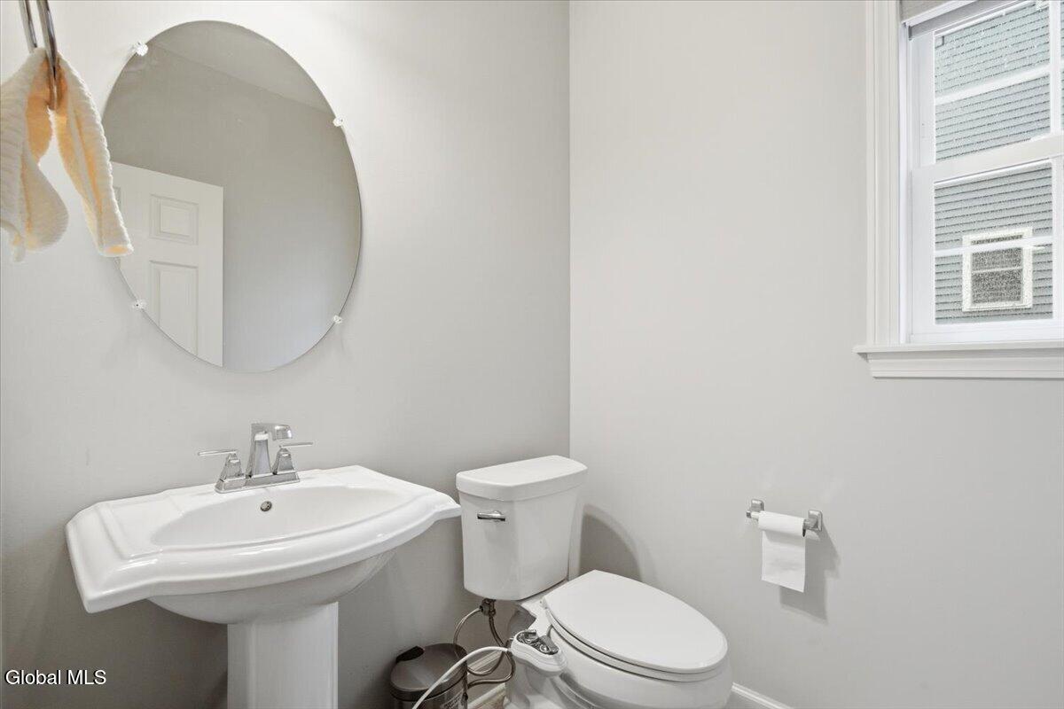 7 Cragmoor Lane Colonie NY 12205