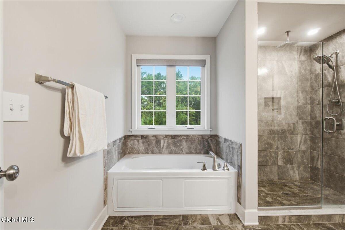 7 Cragmoor Lane Colonie NY 12205