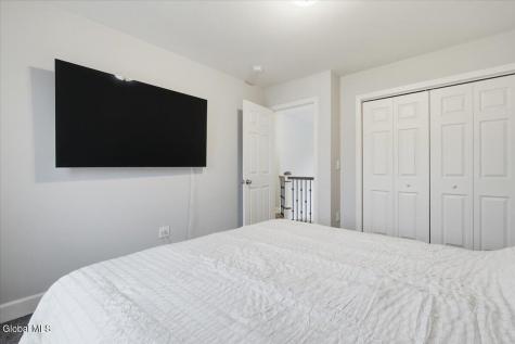 7 Cragmoor Lane Colonie NY 12205