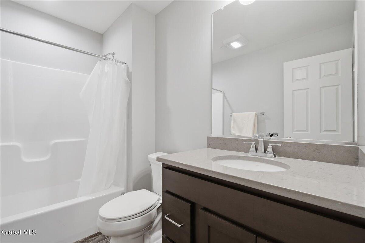7 Cragmoor Lane Colonie NY 12205
