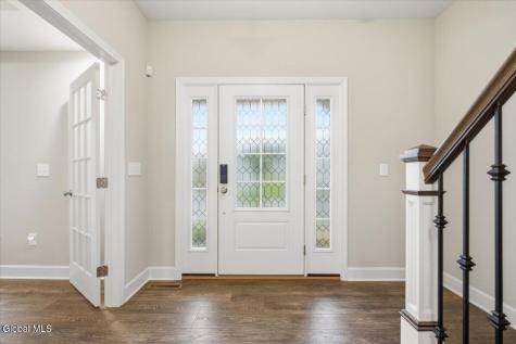 7 Cragmoor Lane Colonie NY 12205