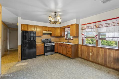 3908 New York 7 Hoosick Falls NY 12090