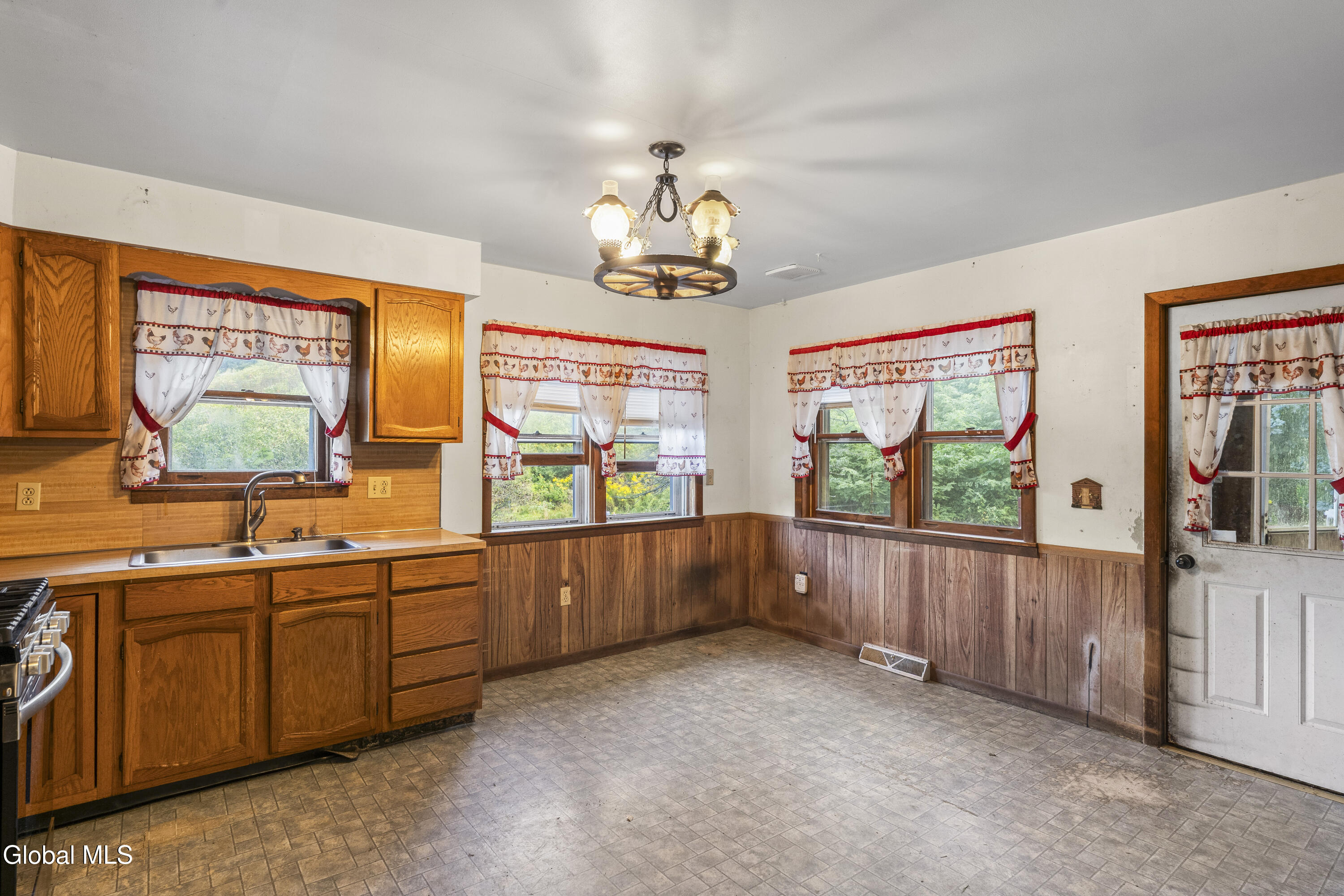 3908 New York 7 Hoosick Falls NY 12090