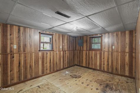 3908 New York 7 Hoosick Falls NY 12090