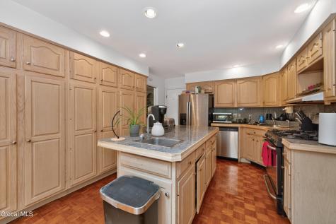 22 Bri Lan Avenue East Greenbush NY 12061