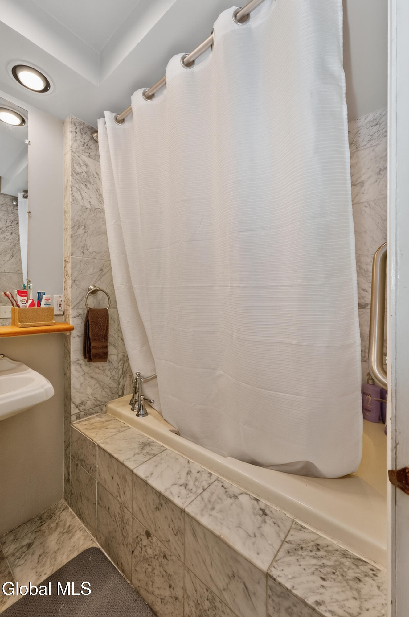 22 Bri Lan Avenue East Greenbush NY 12061