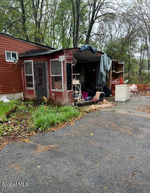 1072 Climax Avenue Schenectady NY 12304