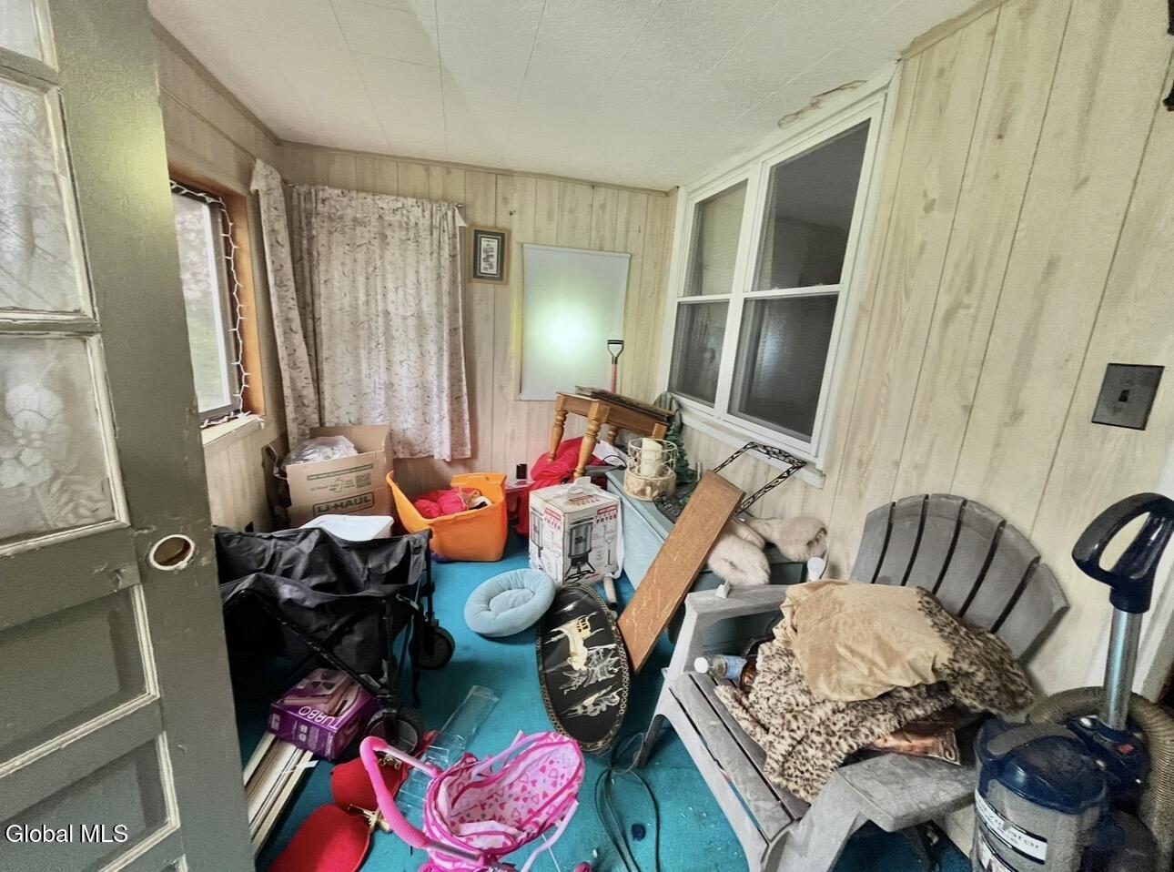 1072 Climax Avenue Schenectady NY 12304
