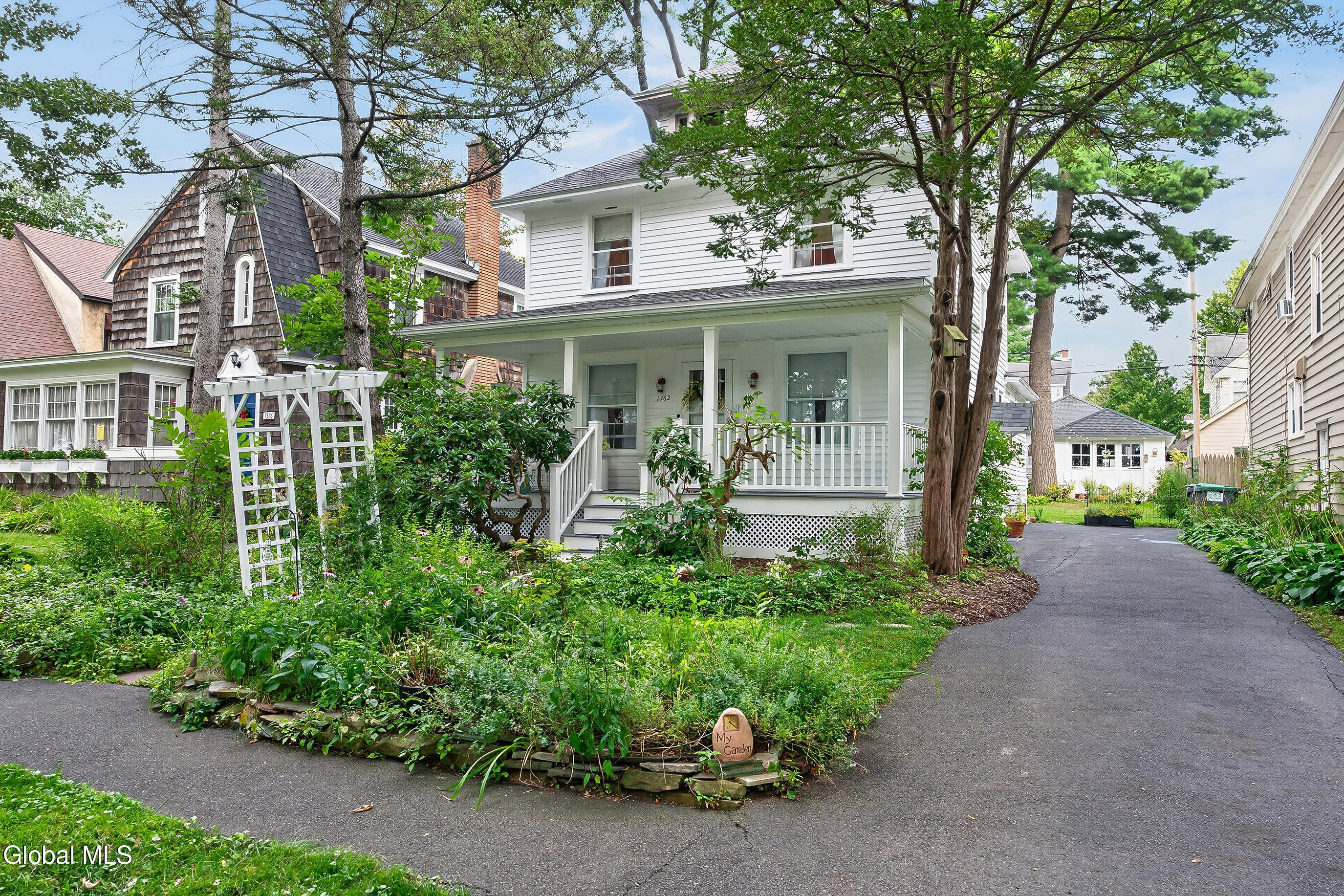 1362 Myron Street Niskayuna NY 12309