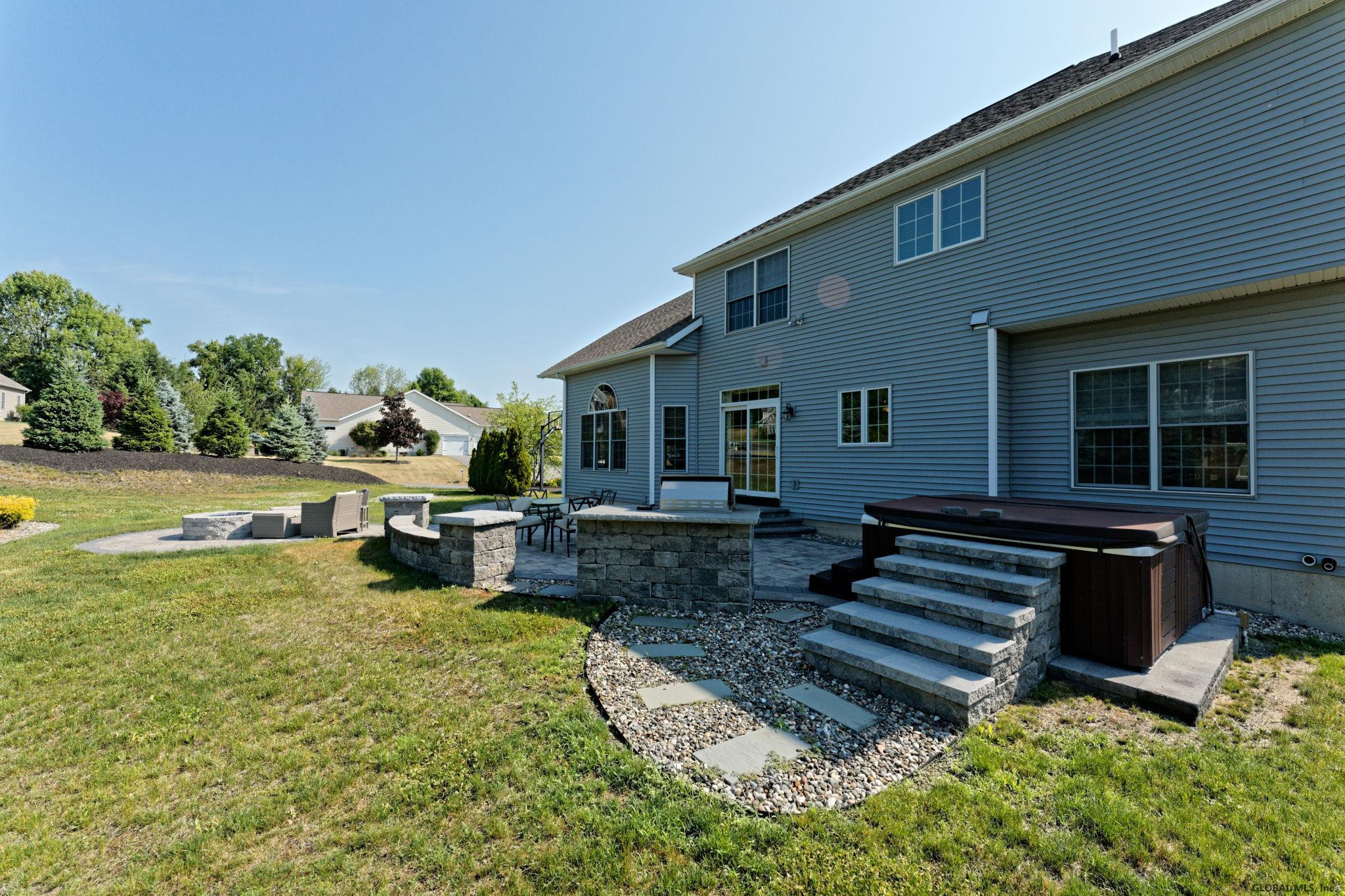 26 Addison Way Rexford NY 12148