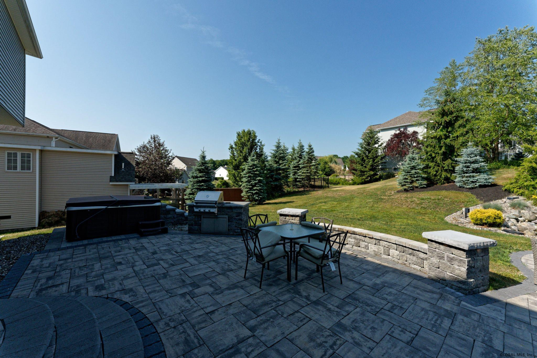 26 Addison Way Rexford NY 12148