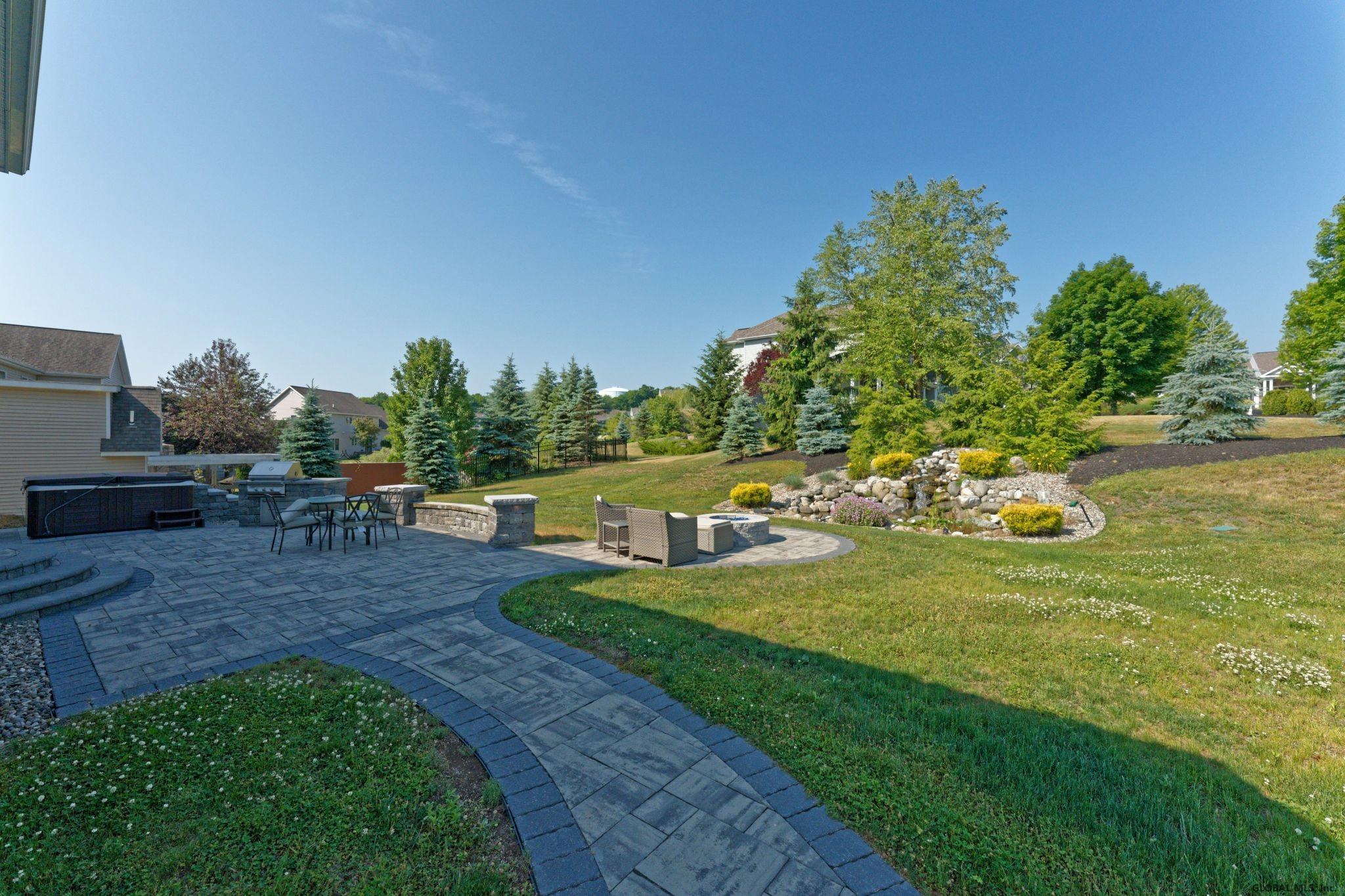 26 Addison Way Rexford NY 12148