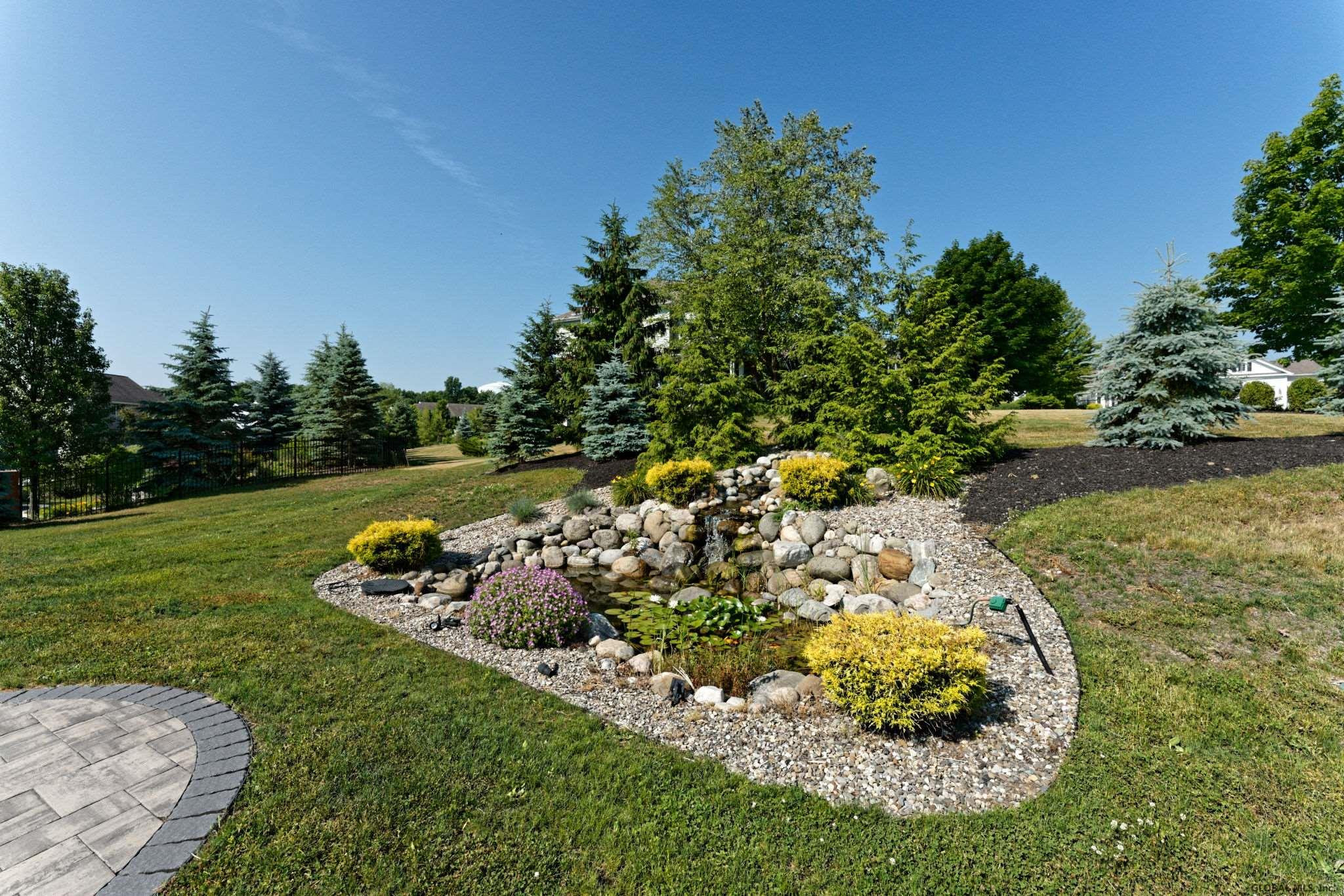 26 Addison Way Rexford NY 12148
