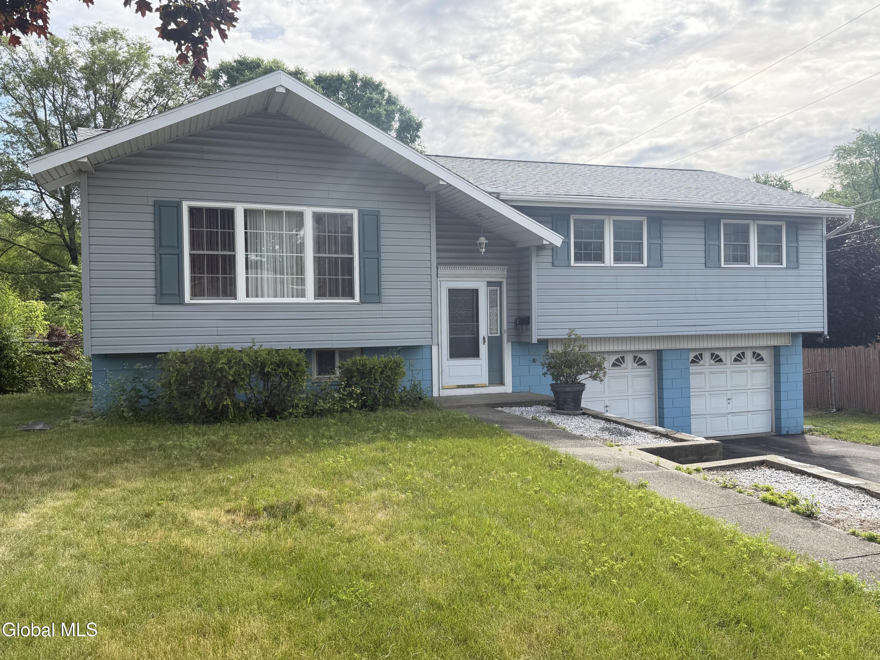 4 Nicholas Drive Albany NY 12205