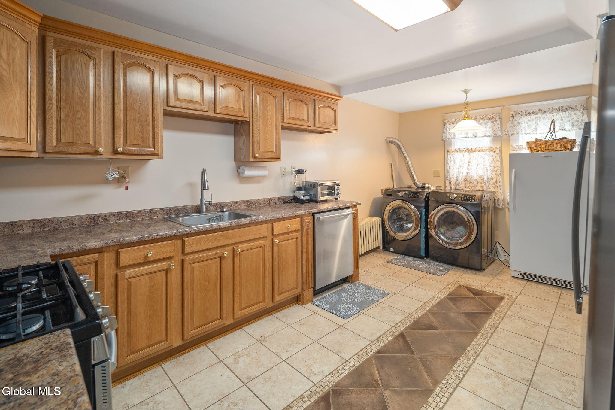 122 Snowden Avenue Schenectady NY 12304
