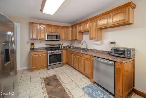 122 Snowden Avenue Schenectady NY 12304