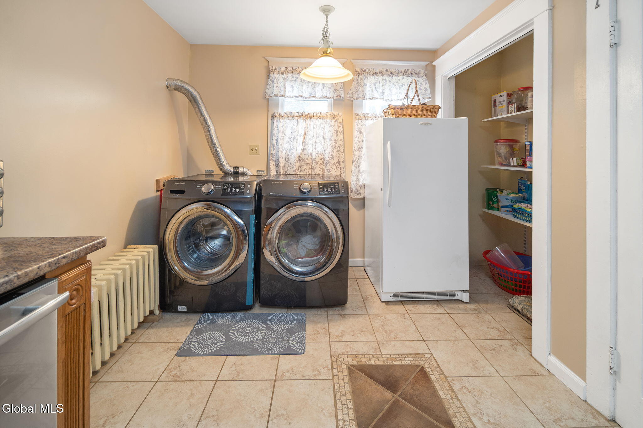 122 Snowden Avenue Schenectady NY 12304