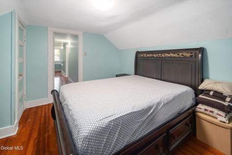 122 Snowden Avenue Schenectady NY 12304