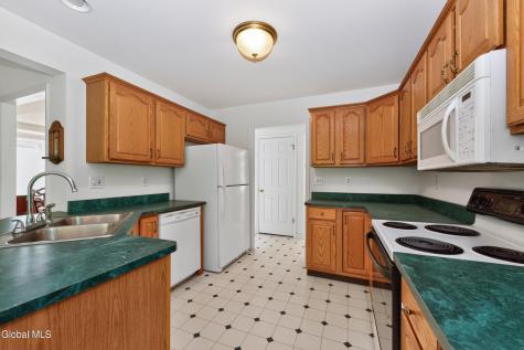 1131 Clute Crest Lane Niskayuna NY 12309