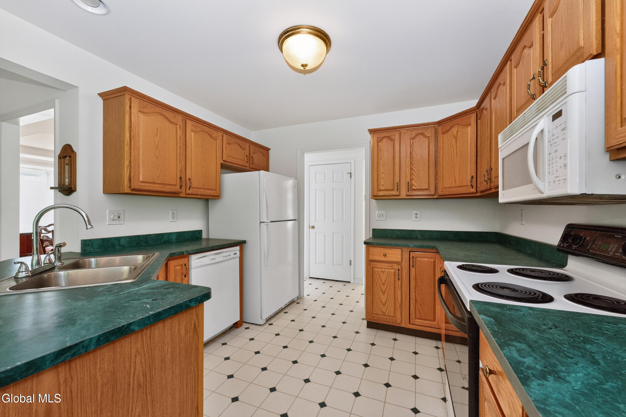 1131 Clute Crest Lane Niskayuna NY 12309