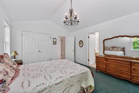 1131 Clute Crest Lane Niskayuna NY 12309