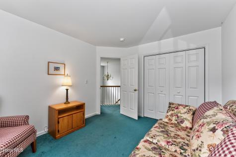 1131 Clute Crest Lane Niskayuna NY 12309