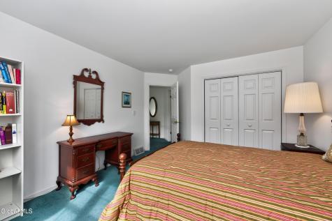 1131 Clute Crest Lane Niskayuna NY 12309
