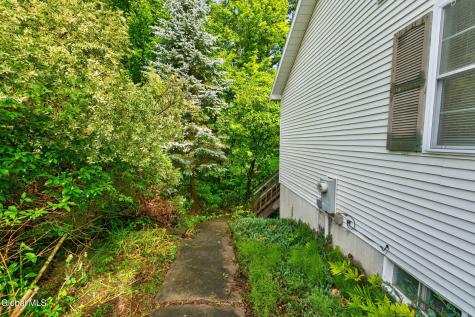 1131 Clute Crest Lane Niskayuna NY 12309