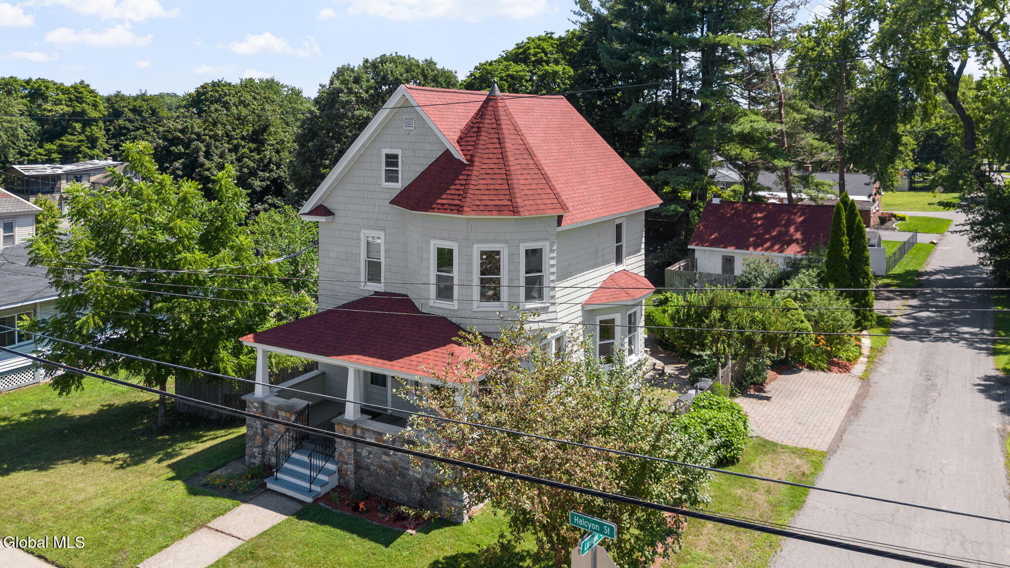 24 Halcyon Street Scotia NY 12302