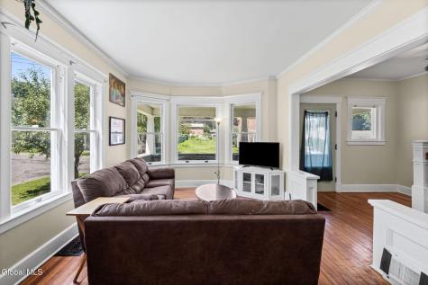 24 Halcyon Street Scotia NY 12302