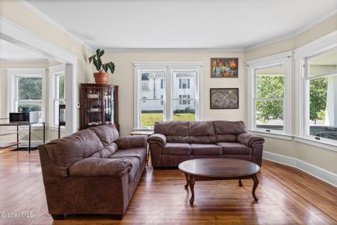 24 Halcyon Street Scotia NY 12302