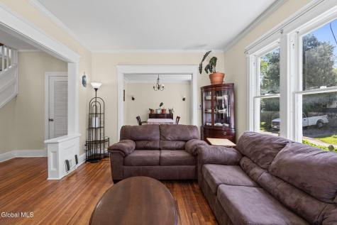 24 Halcyon Street Scotia NY 12302