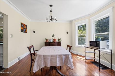 24 Halcyon Street Scotia NY 12302
