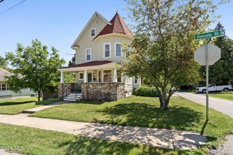 24 Halcyon Street Scotia NY 12302