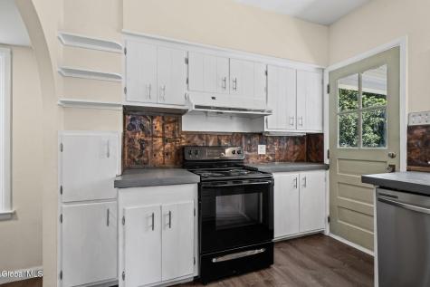 24 Halcyon Street Scotia NY 12302