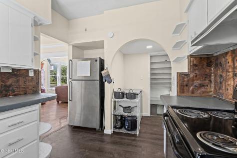 24 Halcyon Street Scotia NY 12302
