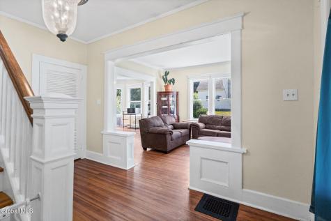 24 Halcyon Street Scotia NY 12302