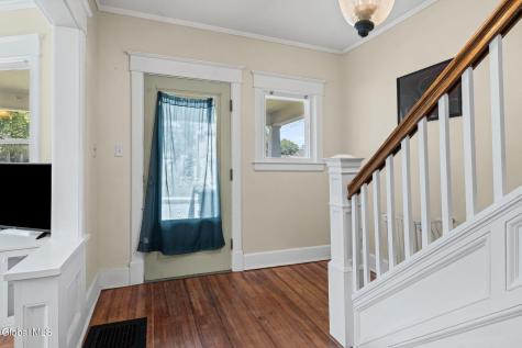 24 Halcyon Street Scotia NY 12302