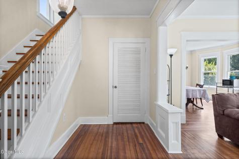 24 Halcyon Street Scotia NY 12302