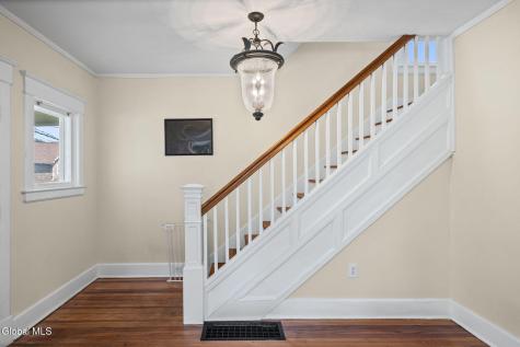 24 Halcyon Street Scotia NY 12302