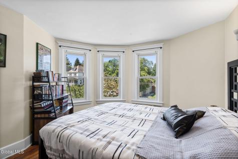 24 Halcyon Street Scotia NY 12302