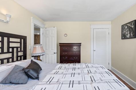 24 Halcyon Street Scotia NY 12302