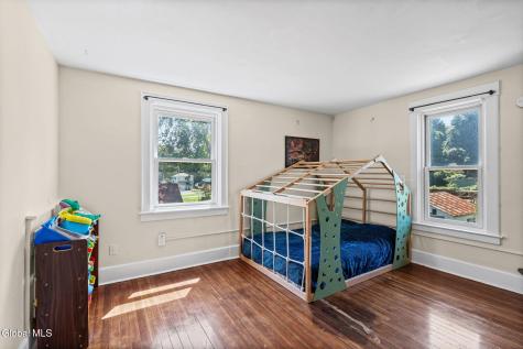 24 Halcyon Street Scotia NY 12302